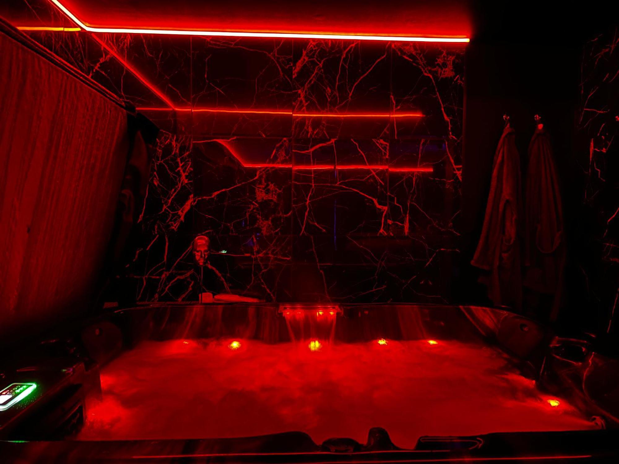 Love Room Passion Saint-Hilaire-de-Talmont Экстерьер фото