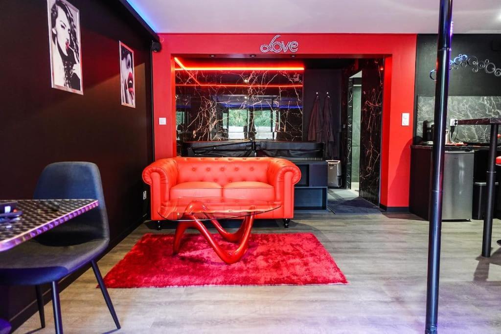 Love Room Passion Saint-Hilaire-de-Talmont Экстерьер фото